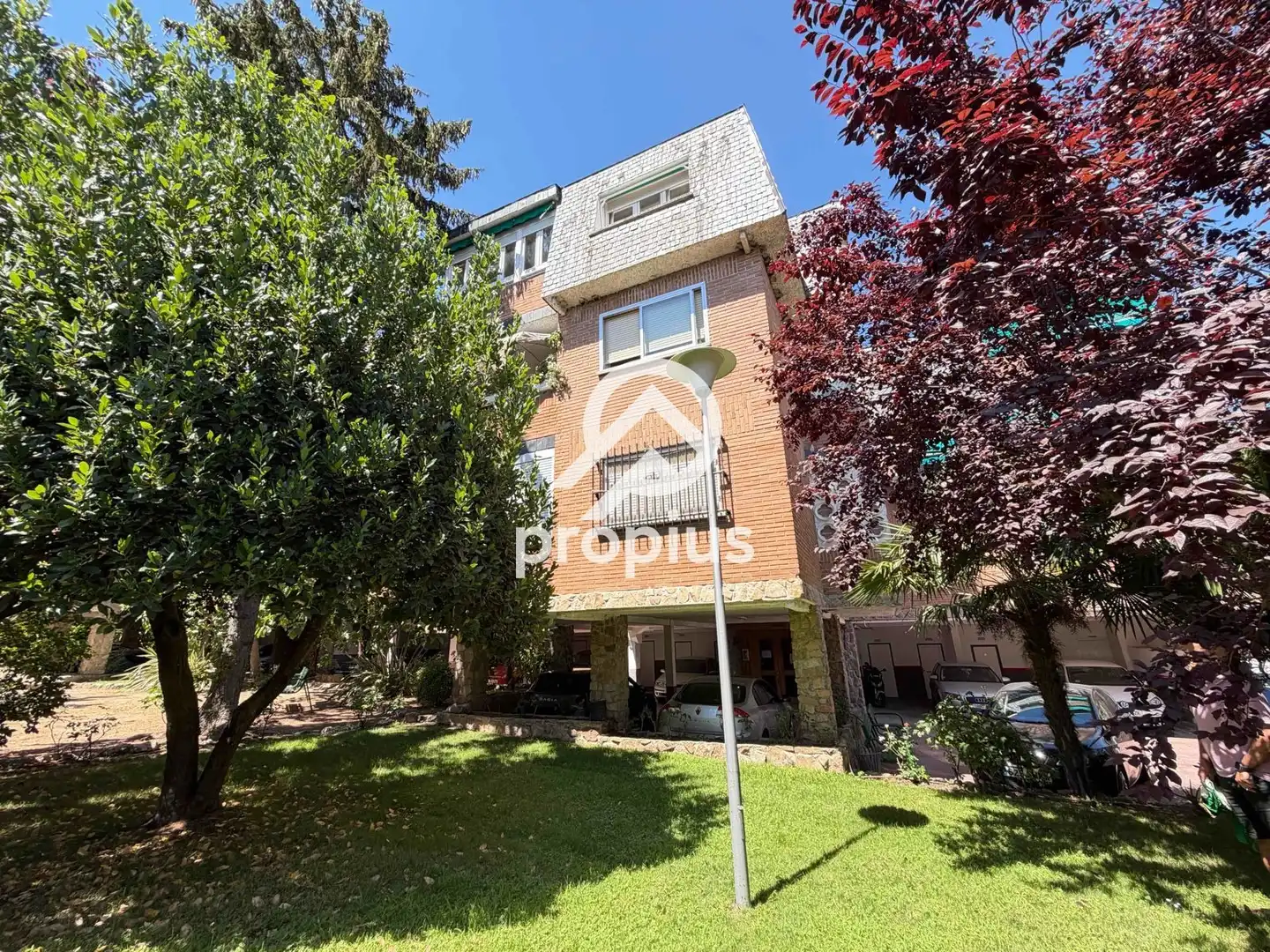 Vista exterior de Piso en venta en Hoyo de Manzanares con Calefacción, Parquet y Terraza