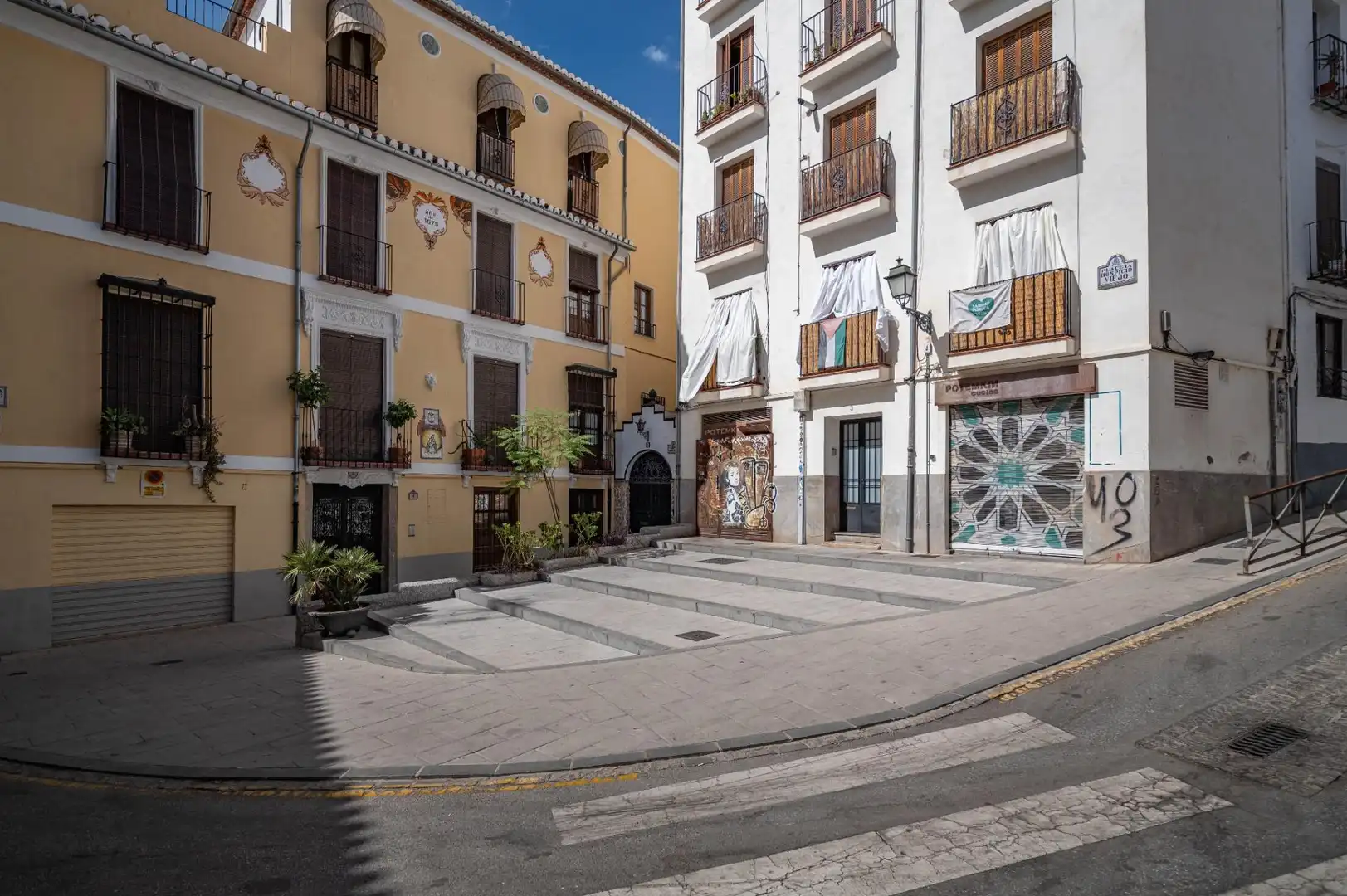Exterior view of Apartments for sale in Granada  with Furnished