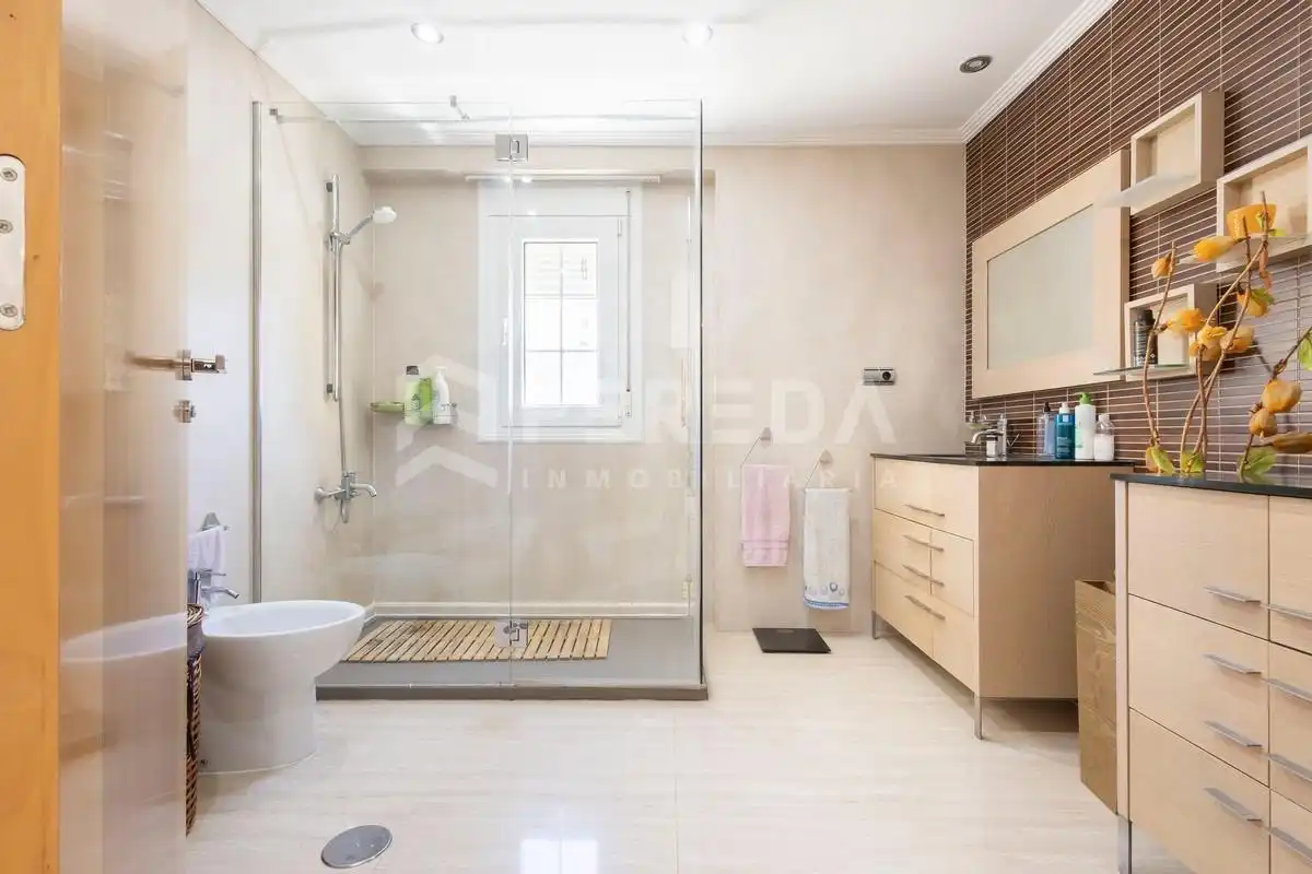 Baño de Casa o chalet en venta en Roquetas de Mar con Aire acondicionado, Jardín privado y Piscina