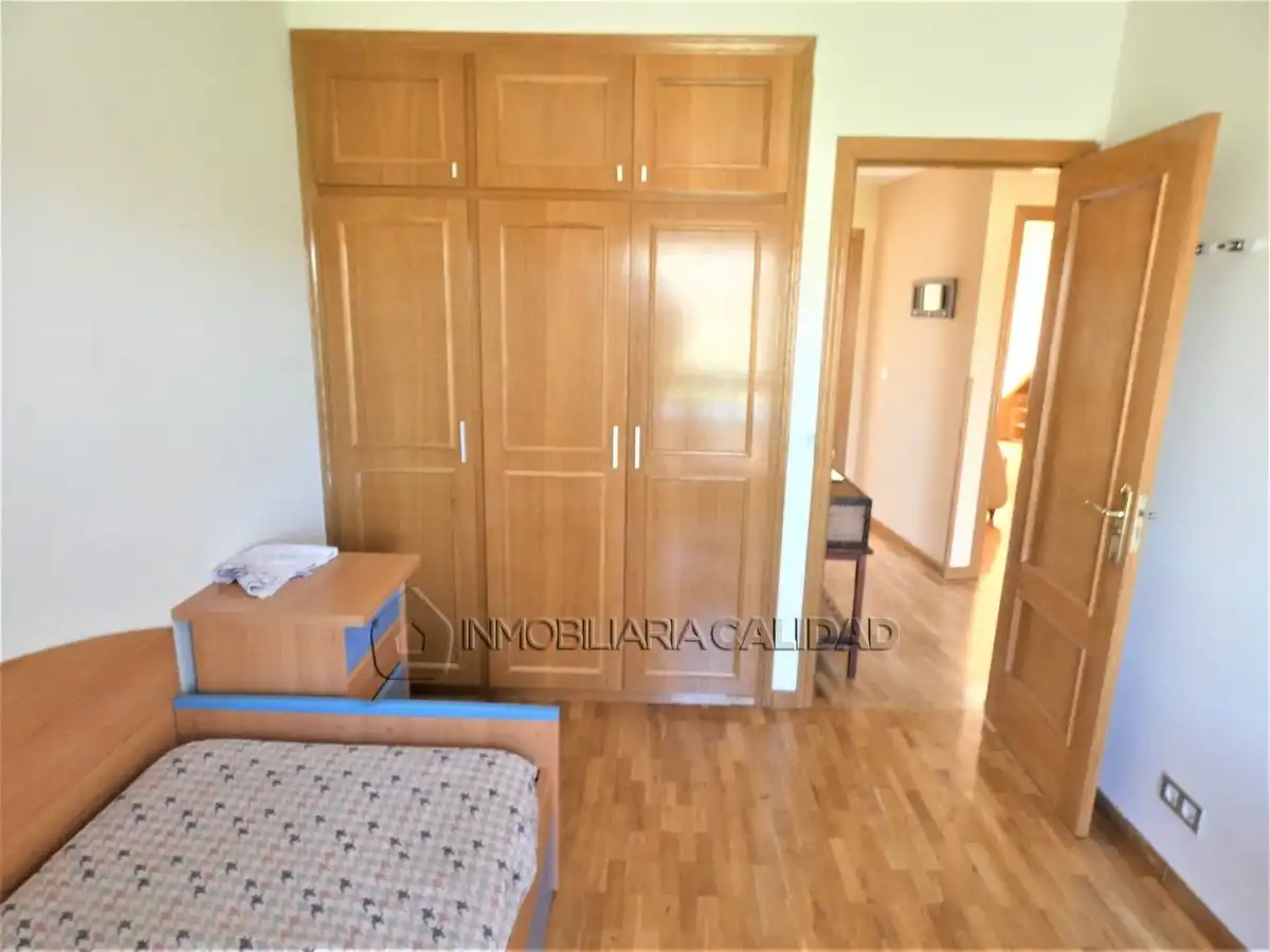 Bedroom of Flat for rent in Burgos  with Heating, Terrace and Furnished