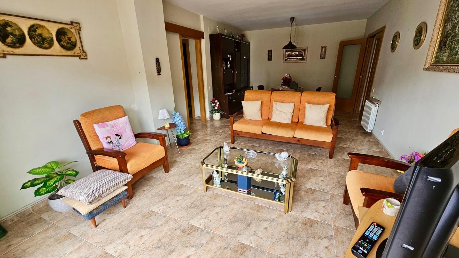 Sala d'estar de Pis en venda en Rubí amb Calefacció, Terrassa i Balcó