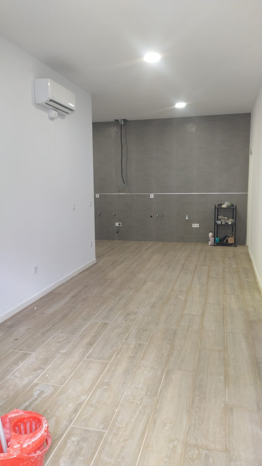 Flat for sale in  Sevilla Capital  with Air Conditioner and Community pool