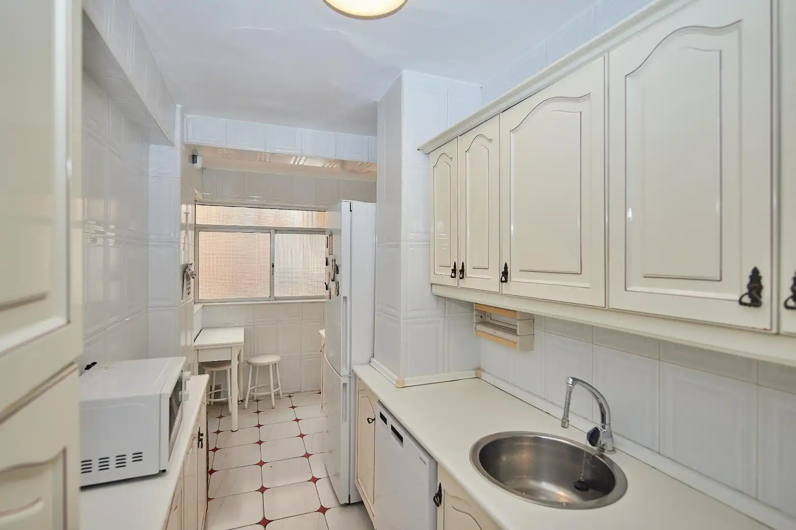 Cocina de Piso en venta en Cádiz con Terraza, Balcón y Alarma