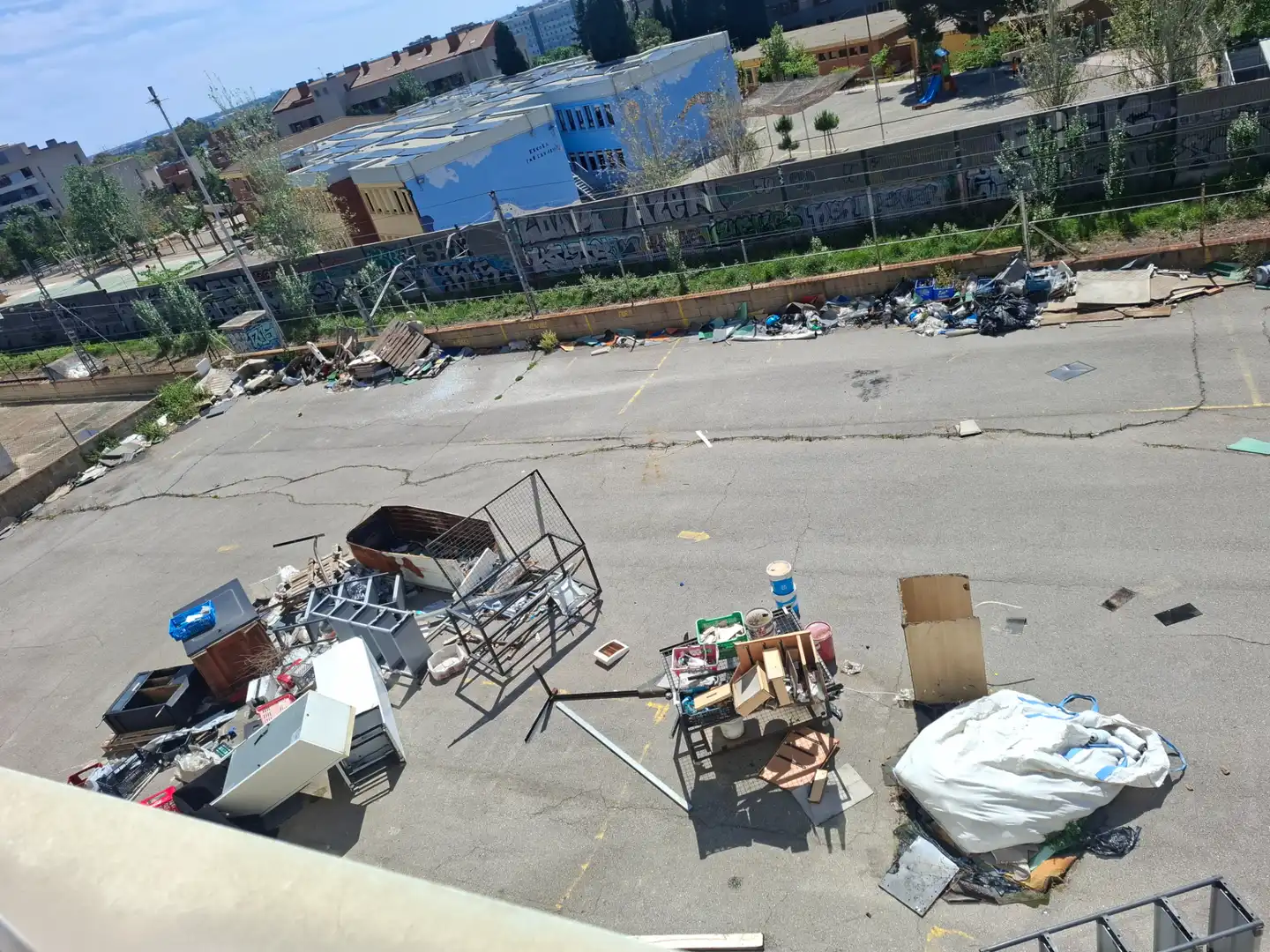 Vista exterior de Nave industrial en venta en Sant Joan Despí