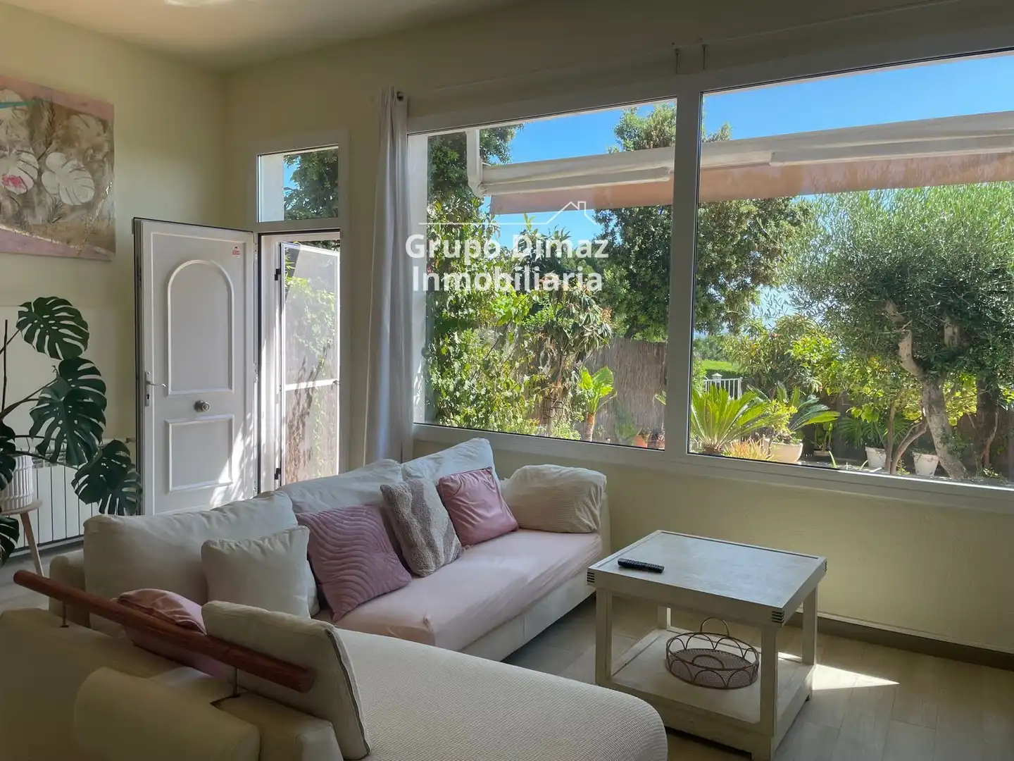 Vista exterior de Àtic de lloguer en Teià amb Piscina, Moblat i Piscina comunitària