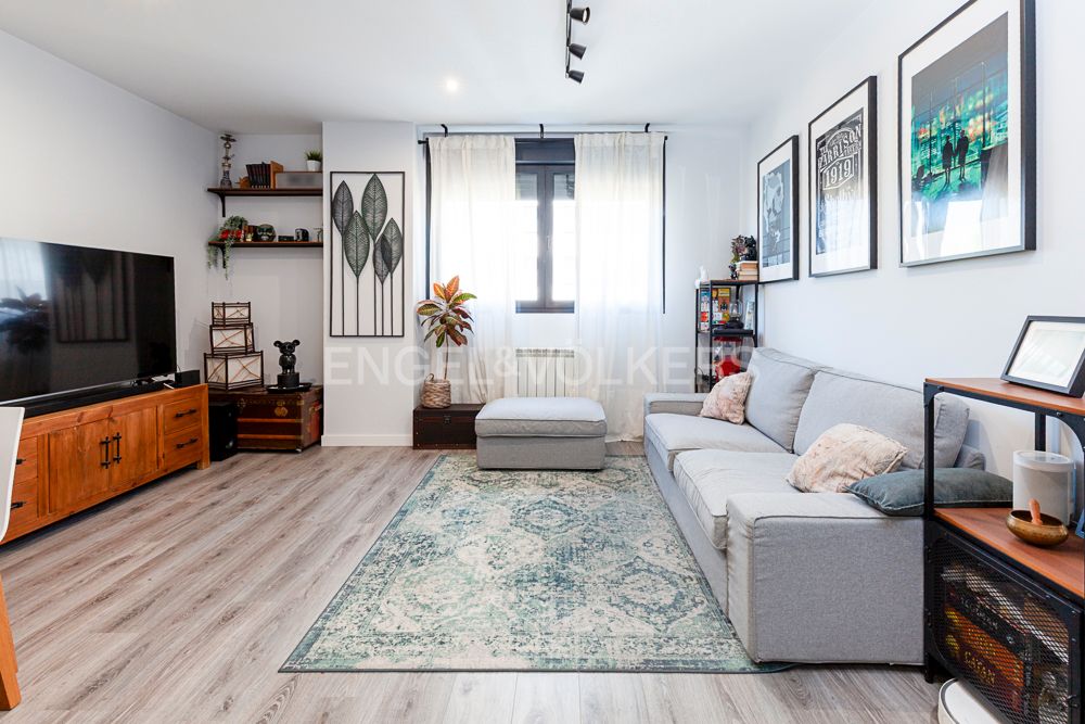 Sala d'estar de Apartament en venda en San Sebastián de los Reyes amb Aire condicionat, Calefacció i Piscina