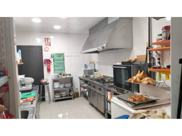 Local comercial en Venta en Ensanche - Parque del Oeste