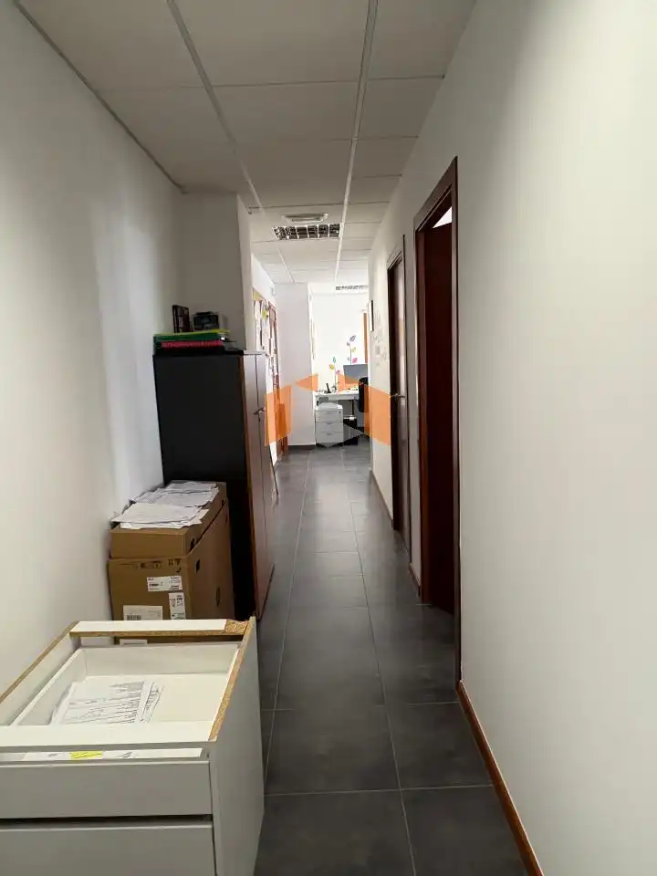Office space with lift for sale in Navia, imagen 9