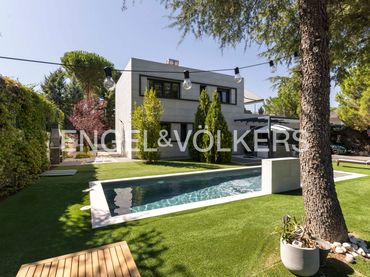 Casa con piscina en venta en Cerro Alarcón