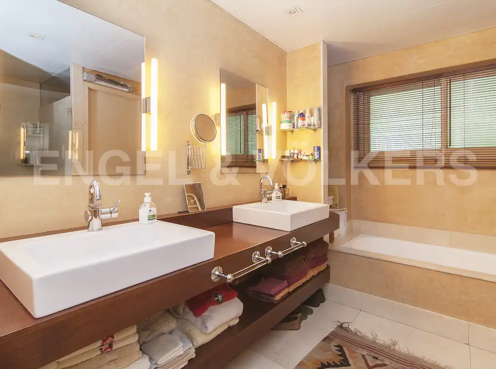 Baño de Casa o chalet en venta en Barcelona con Aire acondicionado, Calefacción y Jardín privado