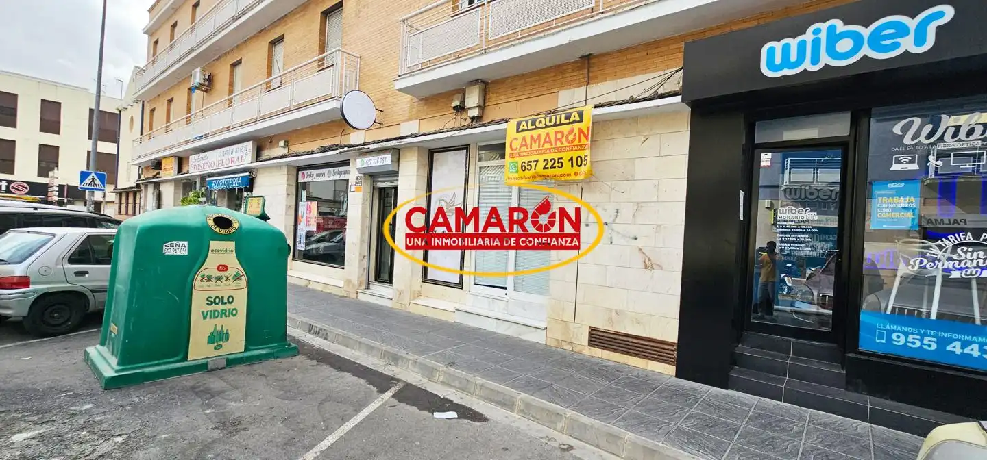 Local commercial à louer à Coria del Río