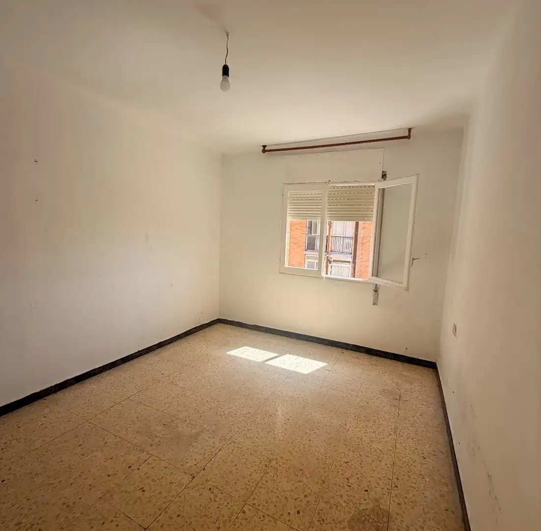 Habitación de Piso en venta en Terrassa con Alarma