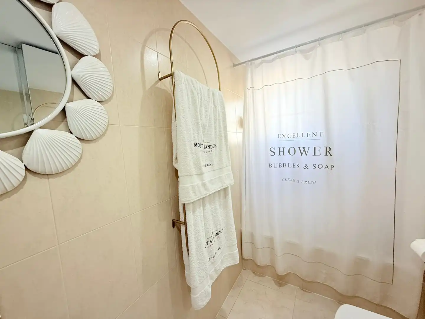 Bathroom of Apartments for sale in La Manga del Mar Menor  with Air Conditioner, Terrace and Furnished