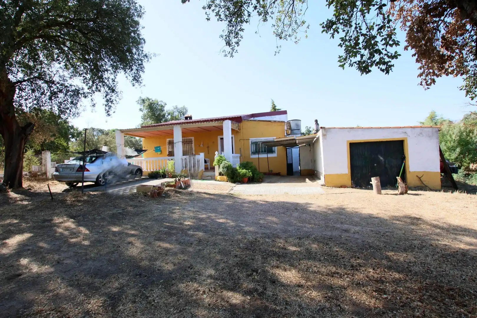 Vista exterior de Finca rústica en venda en Badajoz amb Traster i Piscina