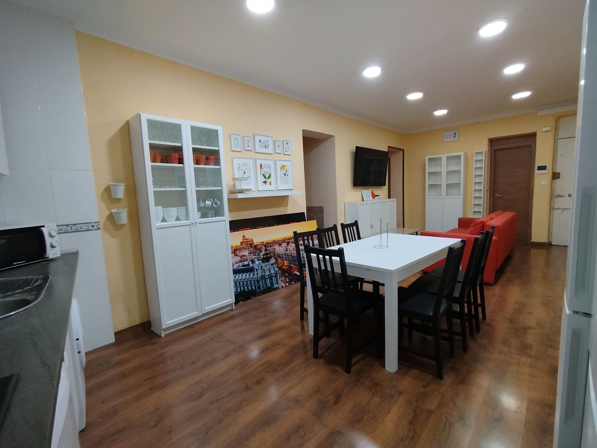 Dining room of Flat to share in  Madrid Capital  with Air Conditioner, Heating and Furnished