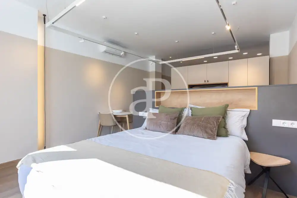 Schlafzimmer von Wohnung zur Miete in Valencia mit Klimaanlage, Heizung und Terrasse