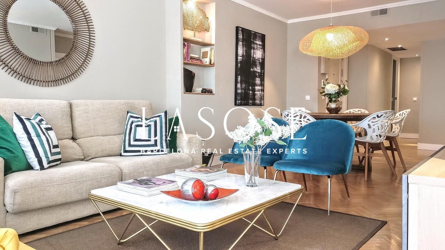 Living room of Flat to rent in  Barcelona Capital  with Heating, Parquet flooring and Balcony