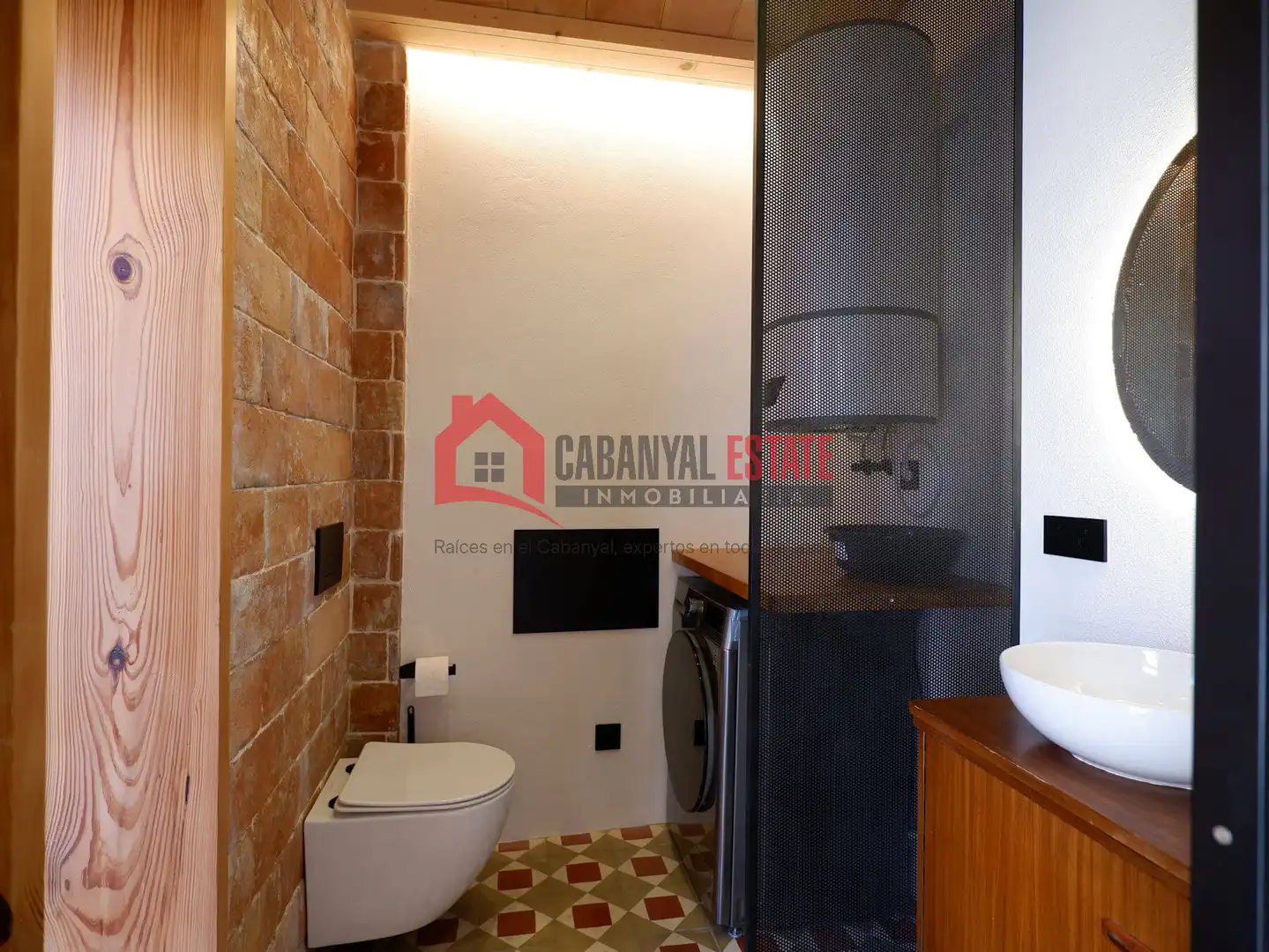Bathroom of Houses for sale in Valencia  with Air Conditioner and Heating