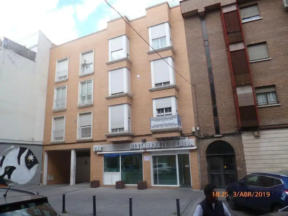 Außenansicht von Wohnung zum Verkauf in Madrid