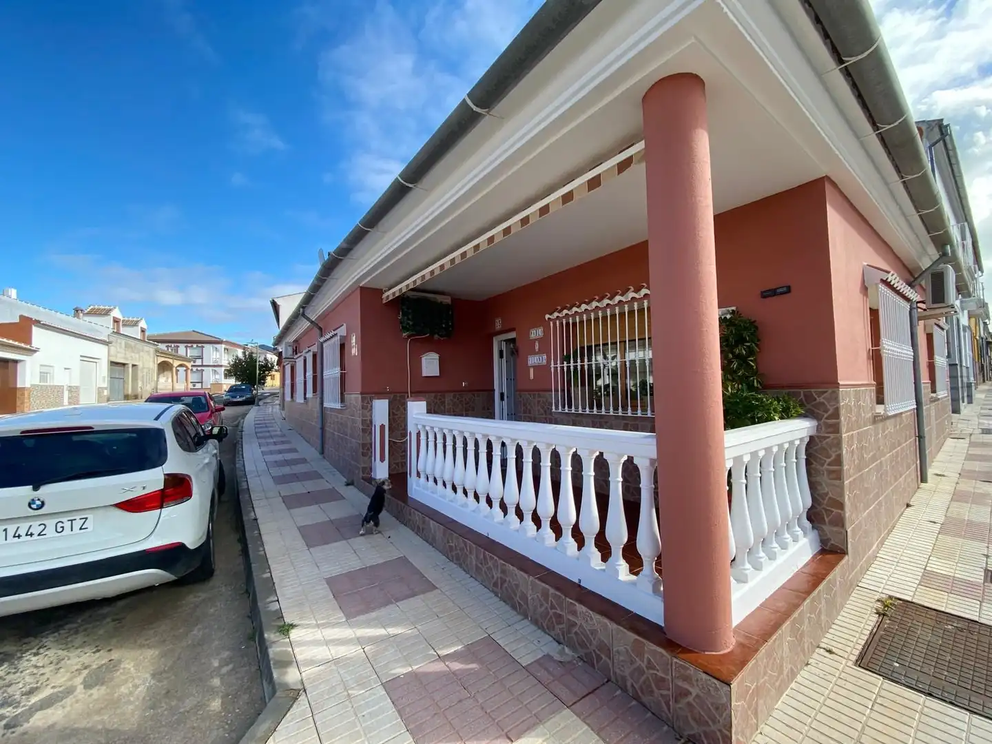 Vista exterior de Casa adosada en venta en Villanueva de Algaidas con Piscina