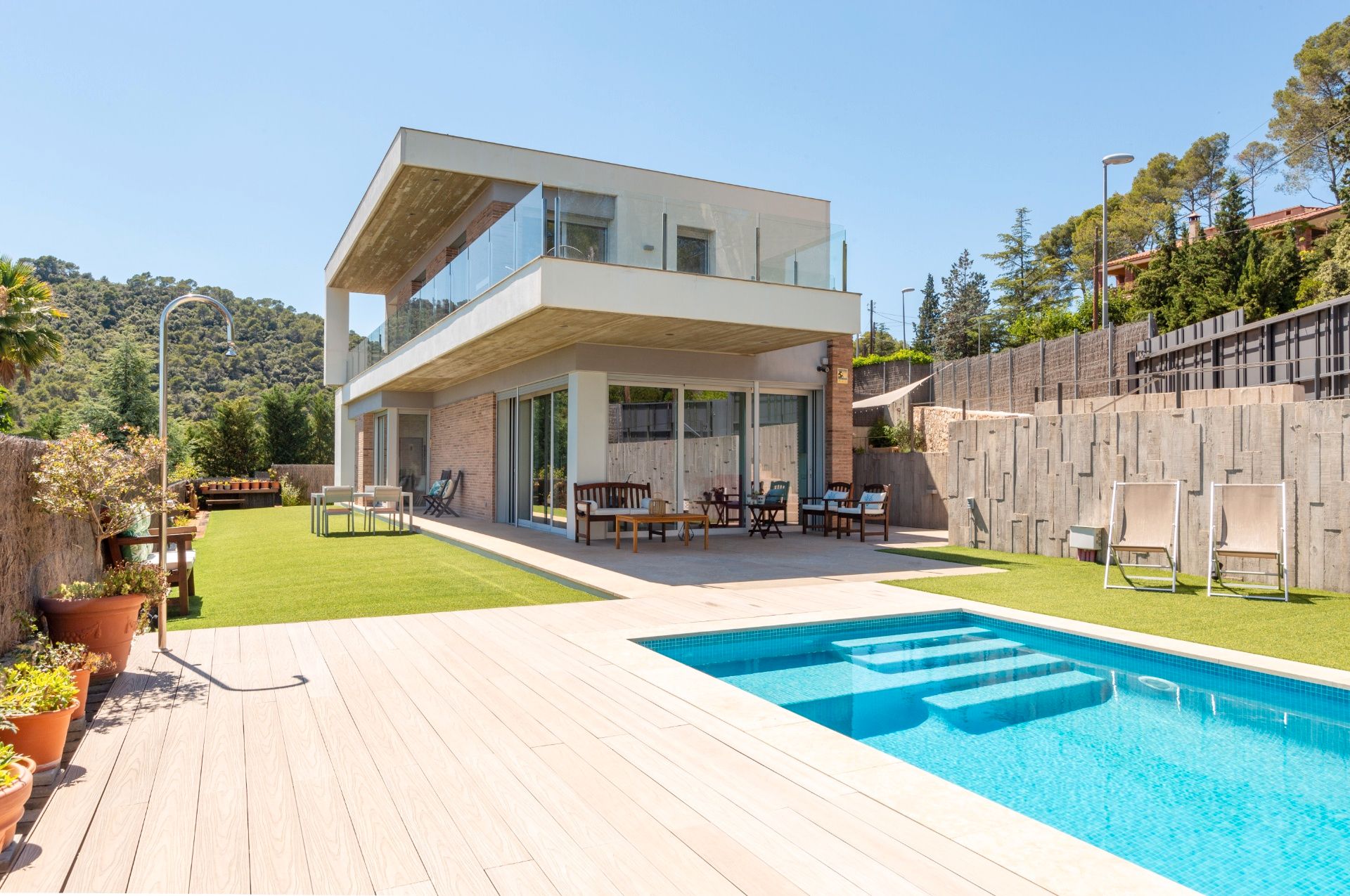 Vista exterior de Casa o xalet en venda en Matadepera amb Aire condicionat, Calefacció i Jardí privat