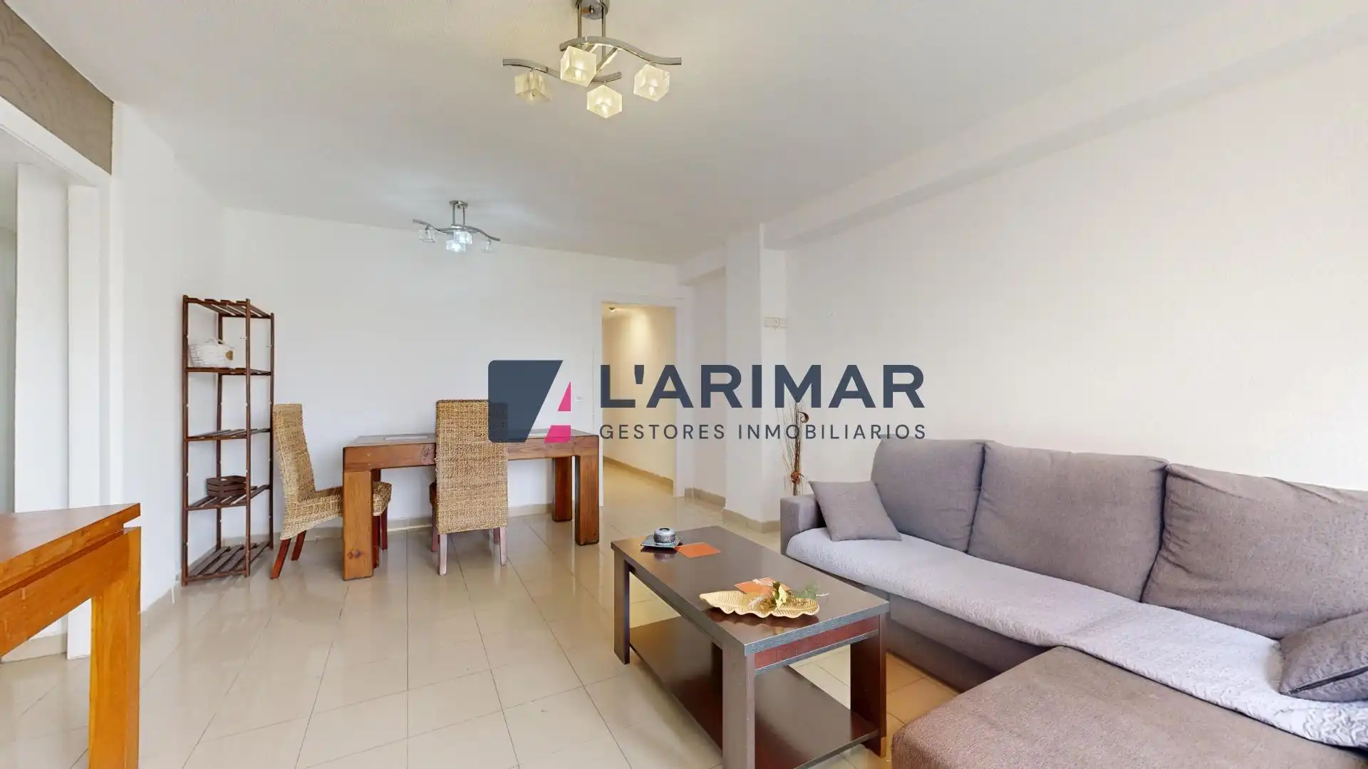 Sala de estar de Piso en venta en Alicante / Alacant con Amueblado y Piscina comunitaria