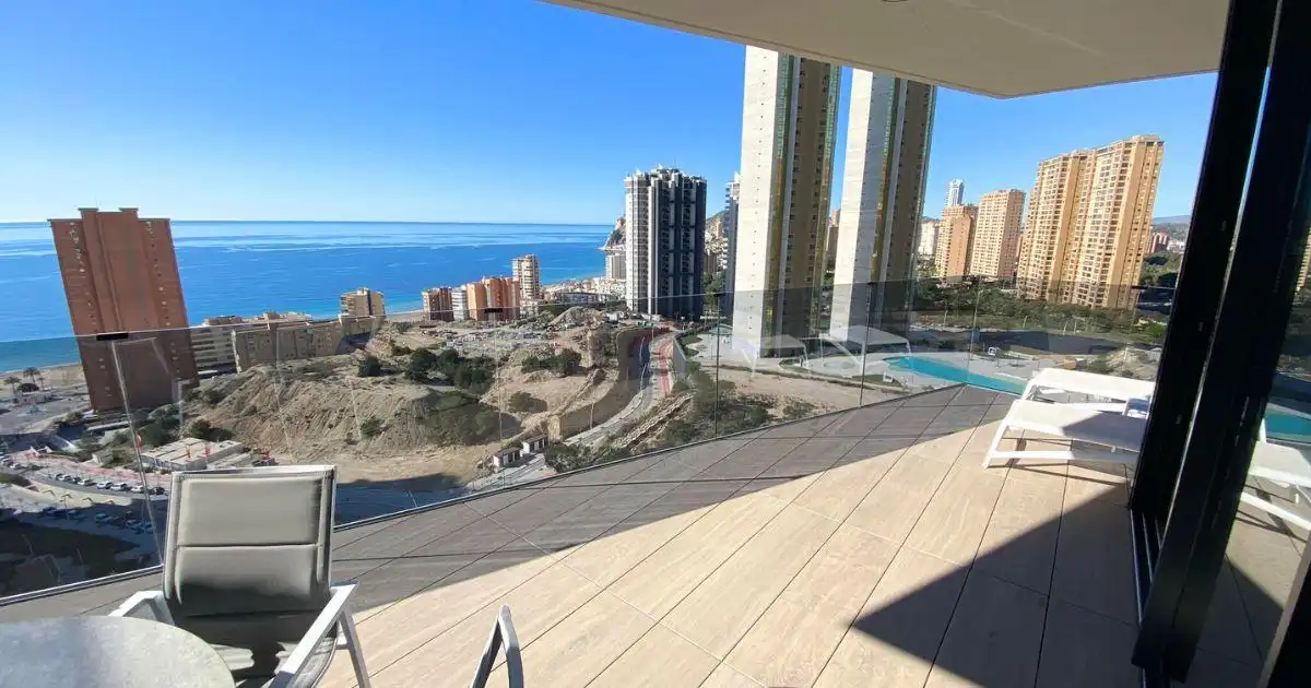 Apartment with pool for sale in Playa de Poniente