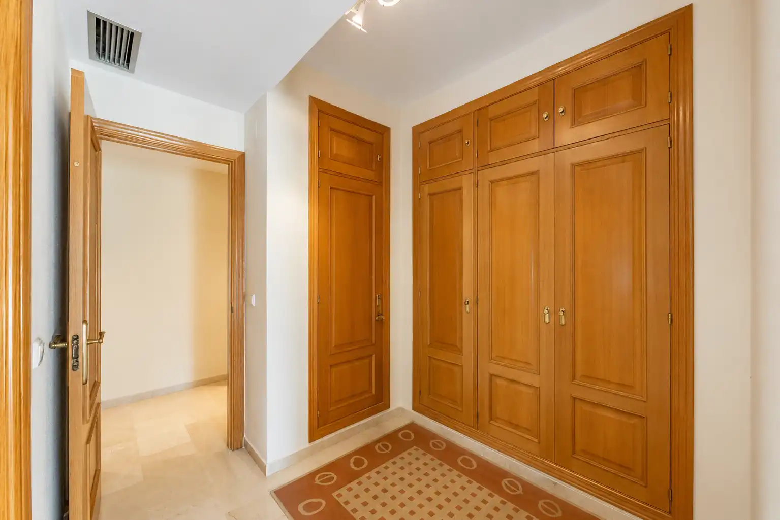 Flat for sale in Marbella  with Air Conditioner, Heating and Terrace