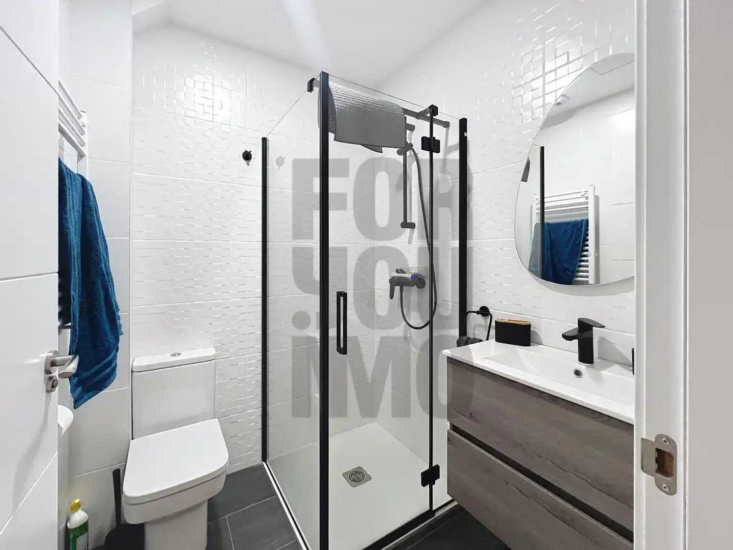 Bathroom of Apartments for sale in Irun   with Heating, Parquet flooring and Furnished
