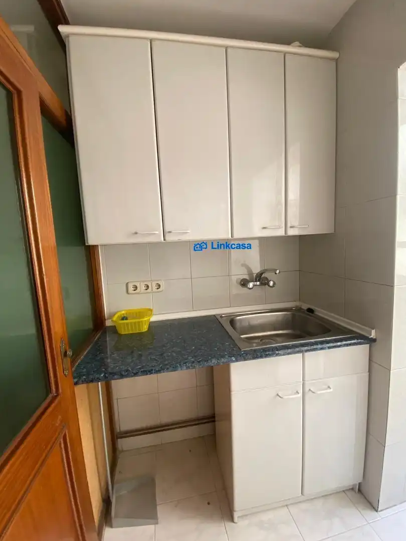 Cuina de Pis en venda en Madrid amb Calefacció, Parquet i Terrassa