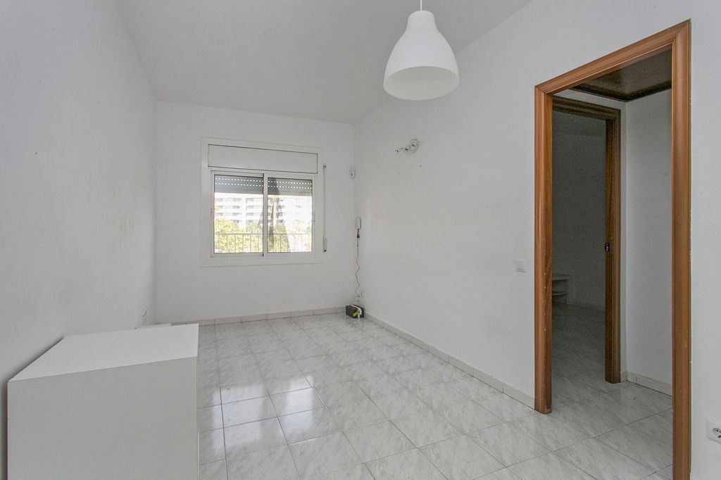 Bedroom of Flat for sale in L'Hospitalet de Llobregat