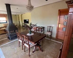 Menjador de Casa o xalet de lloguer en Villar de Olalla amb Aire condicionat, Calefacció i Jardí privat