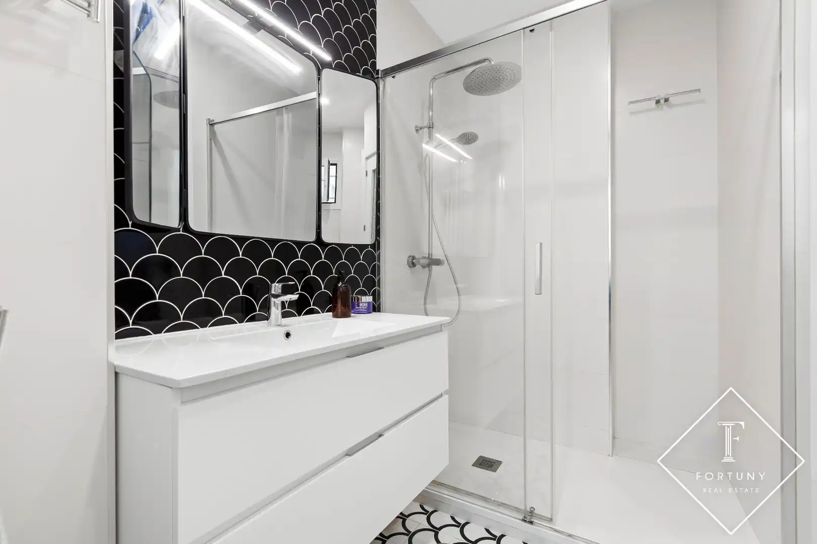 Baño de Piso en venta en Madrid con Aire acondicionado, Calefacción y Amueblado