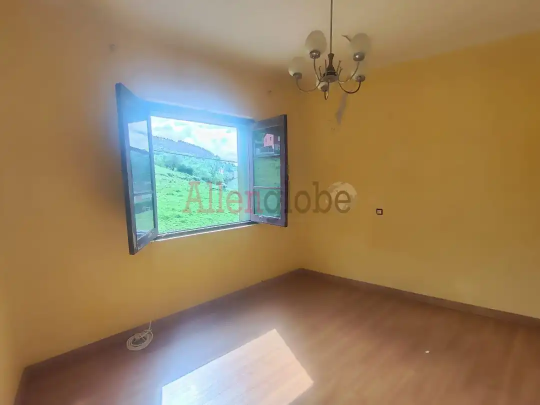 Dormitori de Casa o xalet en venda en Oviedo 