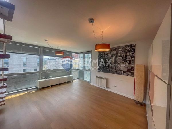Vista exterior de Àtic en venda en Pontevedra Capital  amb Calefacció, Terrassa i Traster