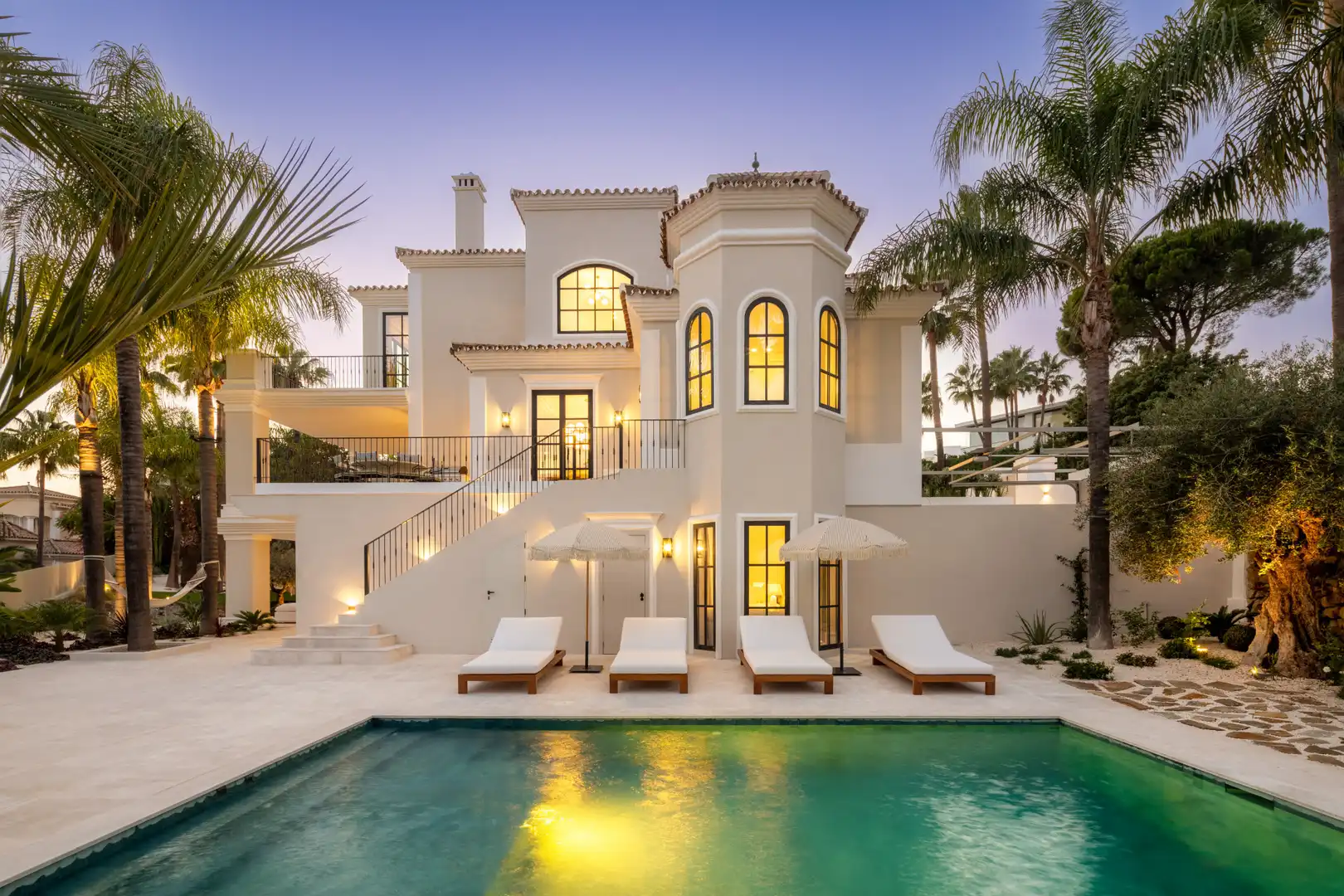 House with pool for sale in Marbella Centro