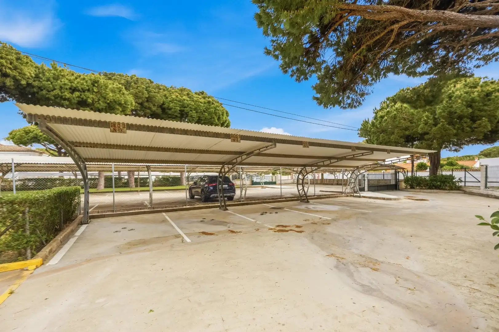 Aparcament de Apartament en venda en Chiclana de la Frontera amb Jardí privat, Terrassa i Moblat