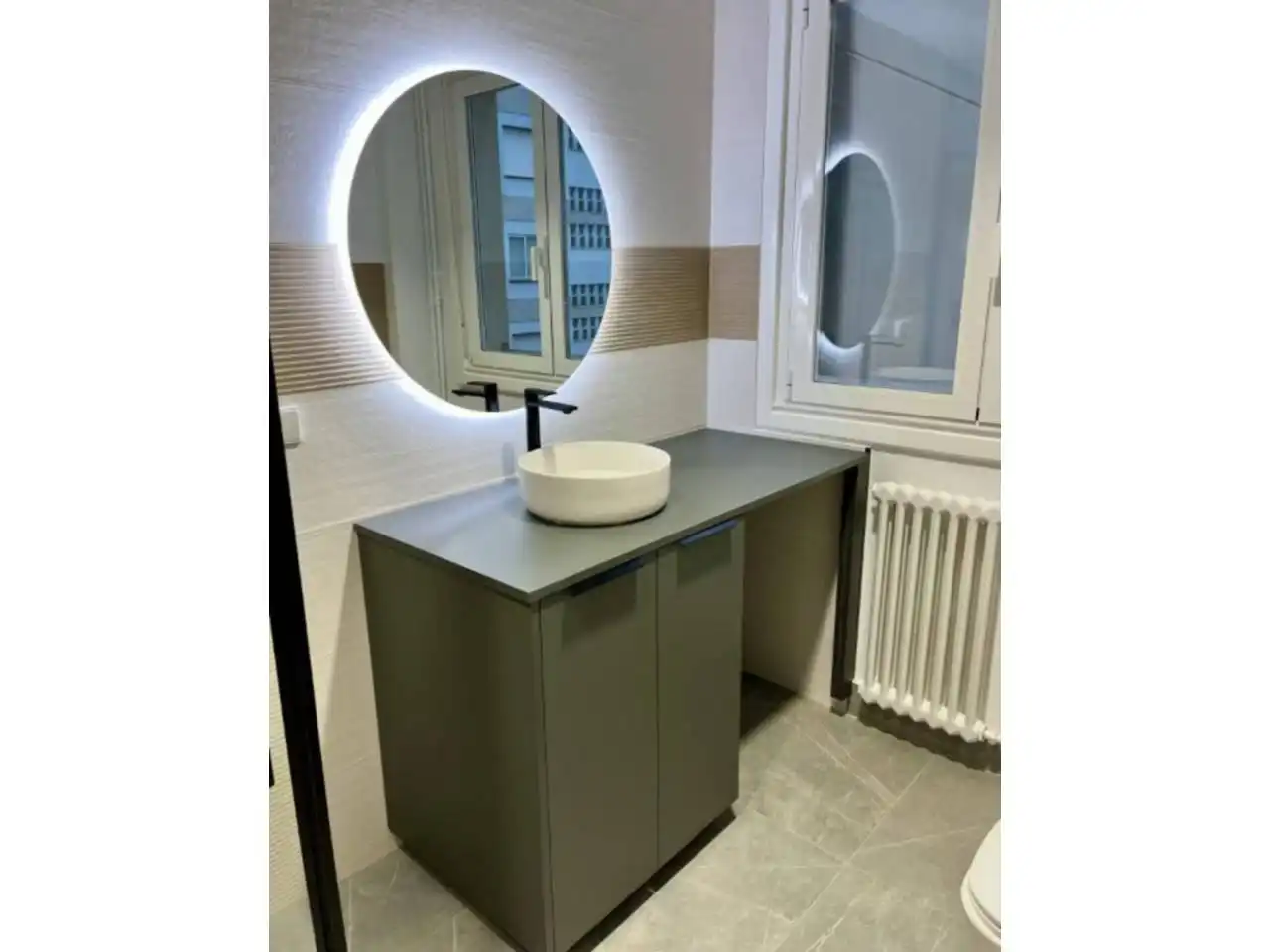 Bathroom of Flat for sale in Ourense Capital   with Heating, Private garden and Parquet flooring