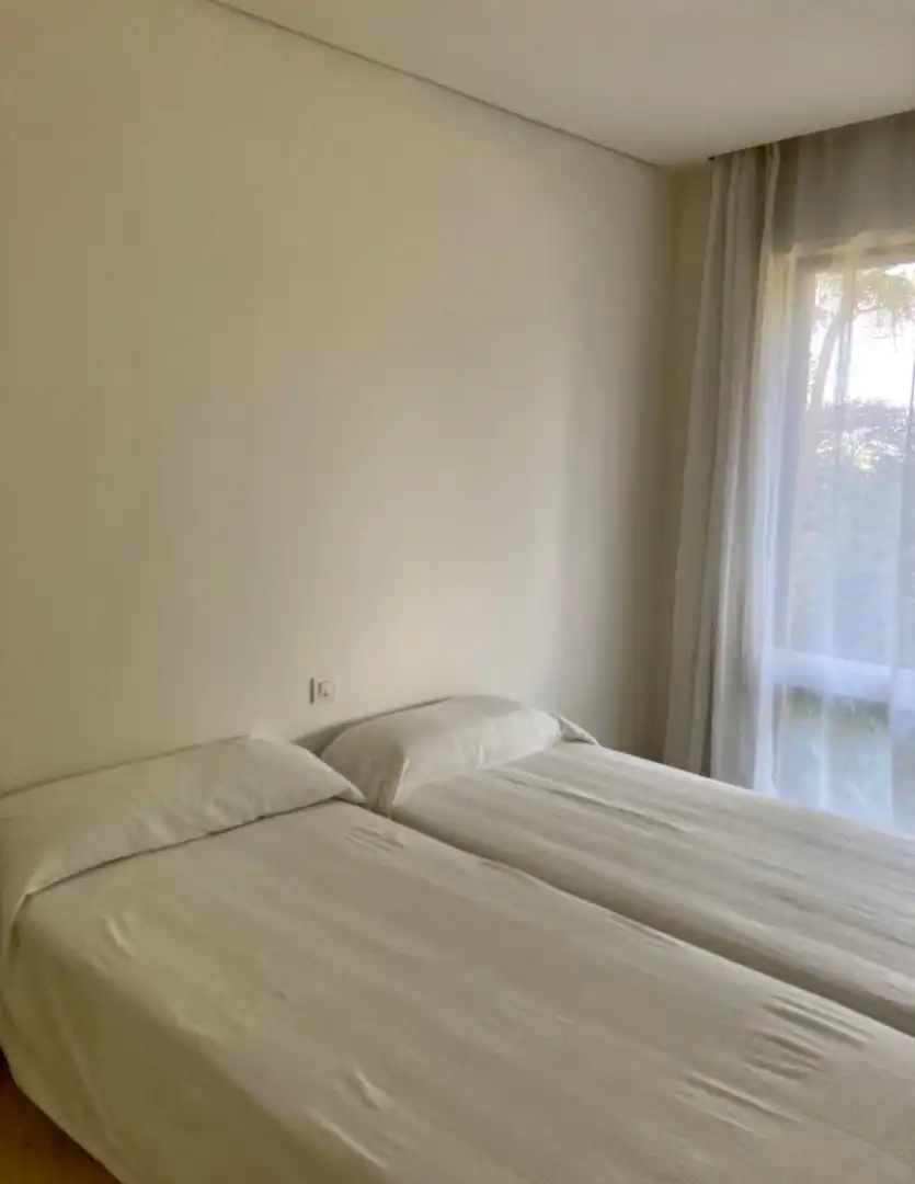 Habitación de Planta baja en venta en Sotogrande con Aire acondicionado, Terraza y Piscina