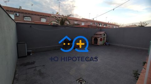 Foto 4 de Casa adosada en venda a Yeles, Toledo