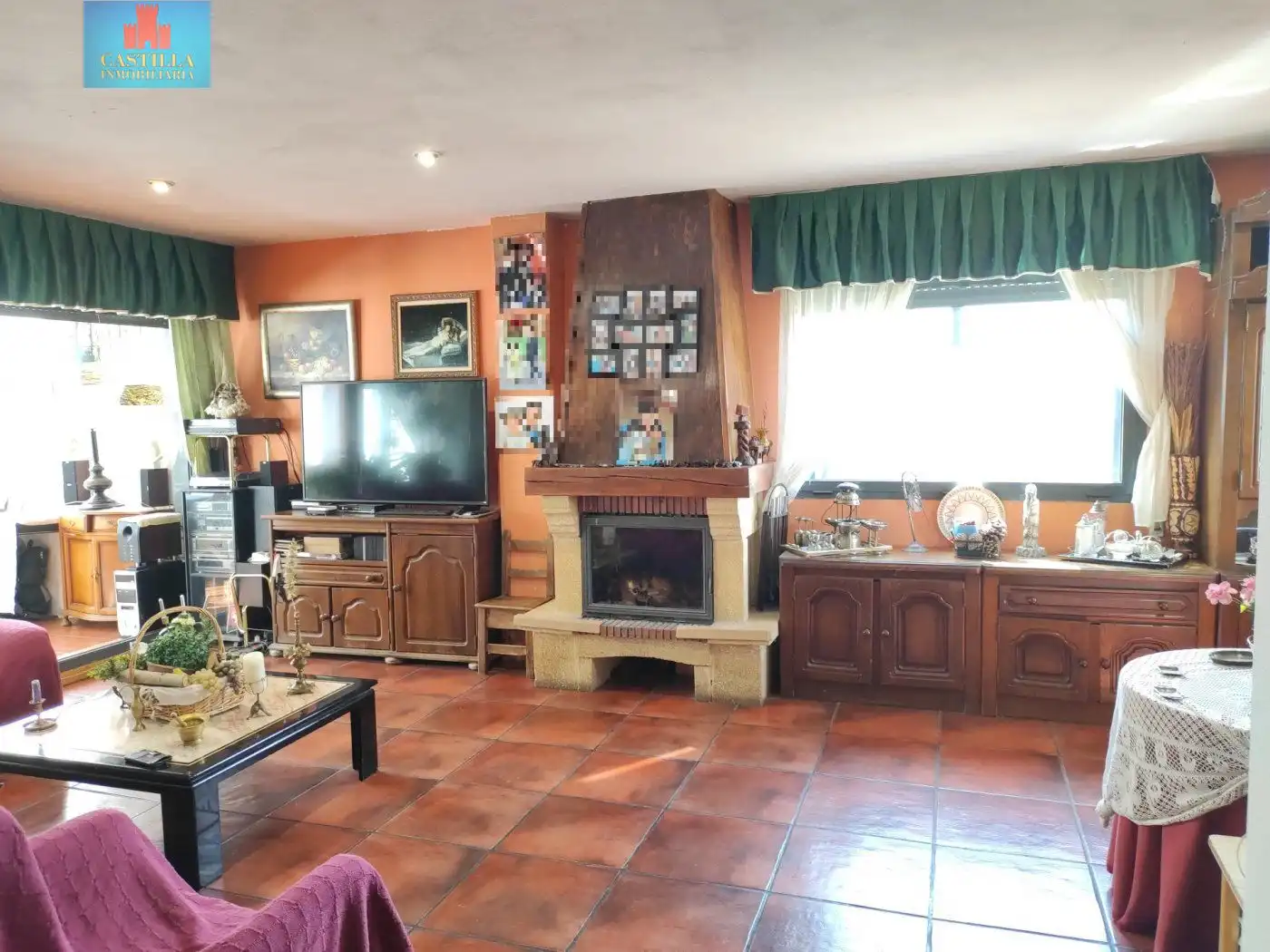 Sala de estar de Casa adosada en venta en Ávila con Calefacción, Jardín privado y Terraza