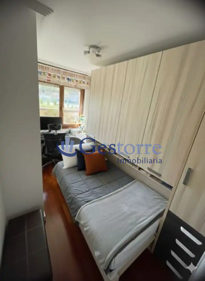 Habitación de Ático en venta en Oviedo  con Calefacción y Terraza