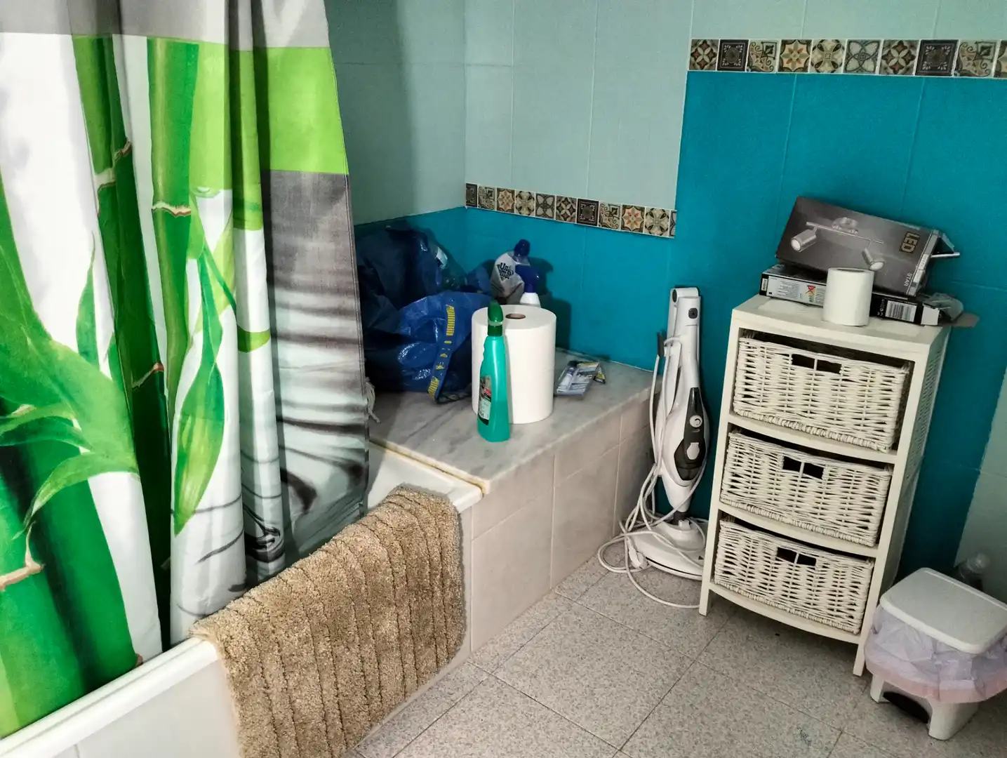 Baño de Ático en venta en Banyoles con Aire acondicionado, Parquet y Terraza