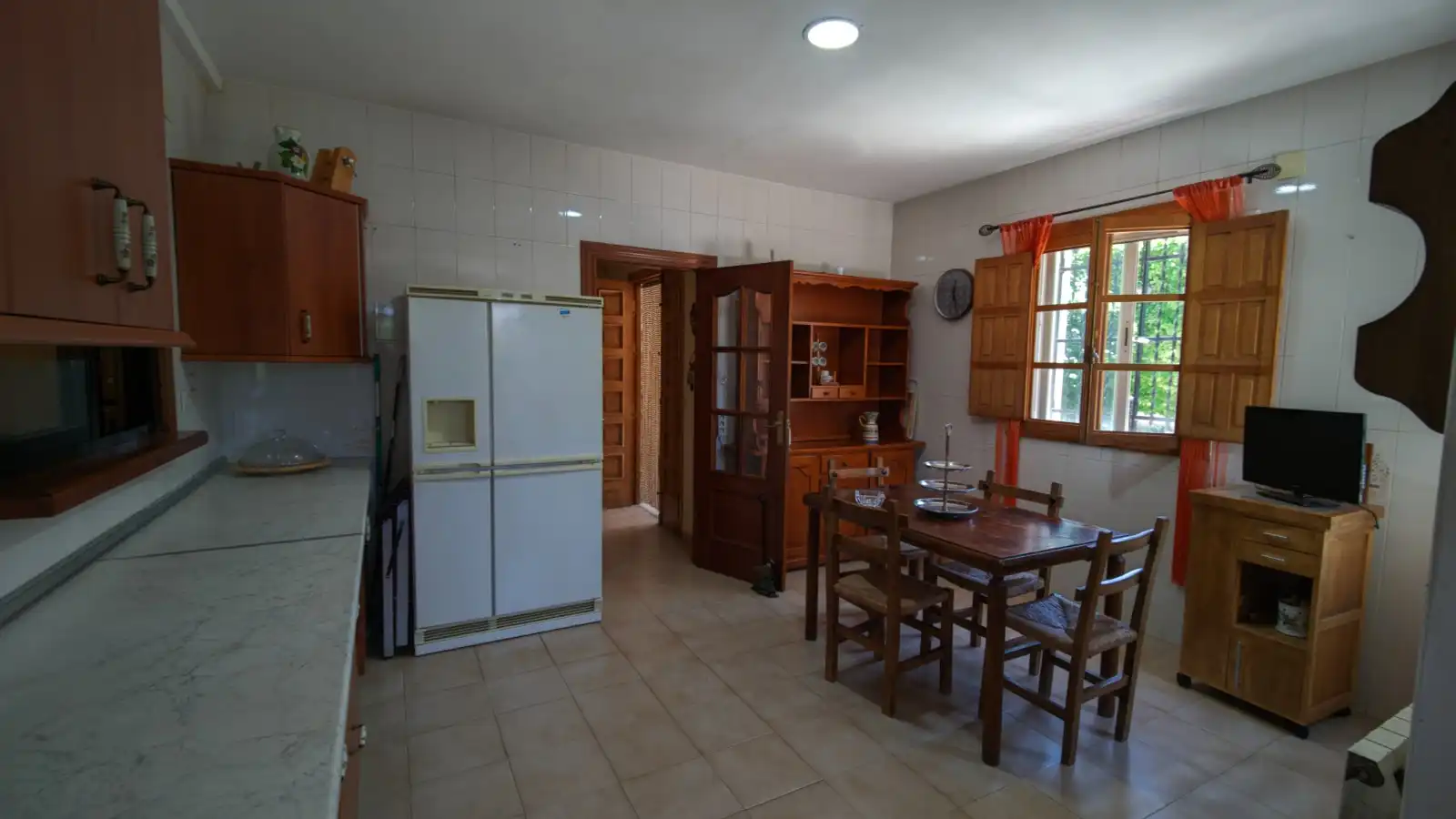 Cuina de Casa o xalet en venda en La Zubia amb Aire condicionat, Jardí privat i Traster