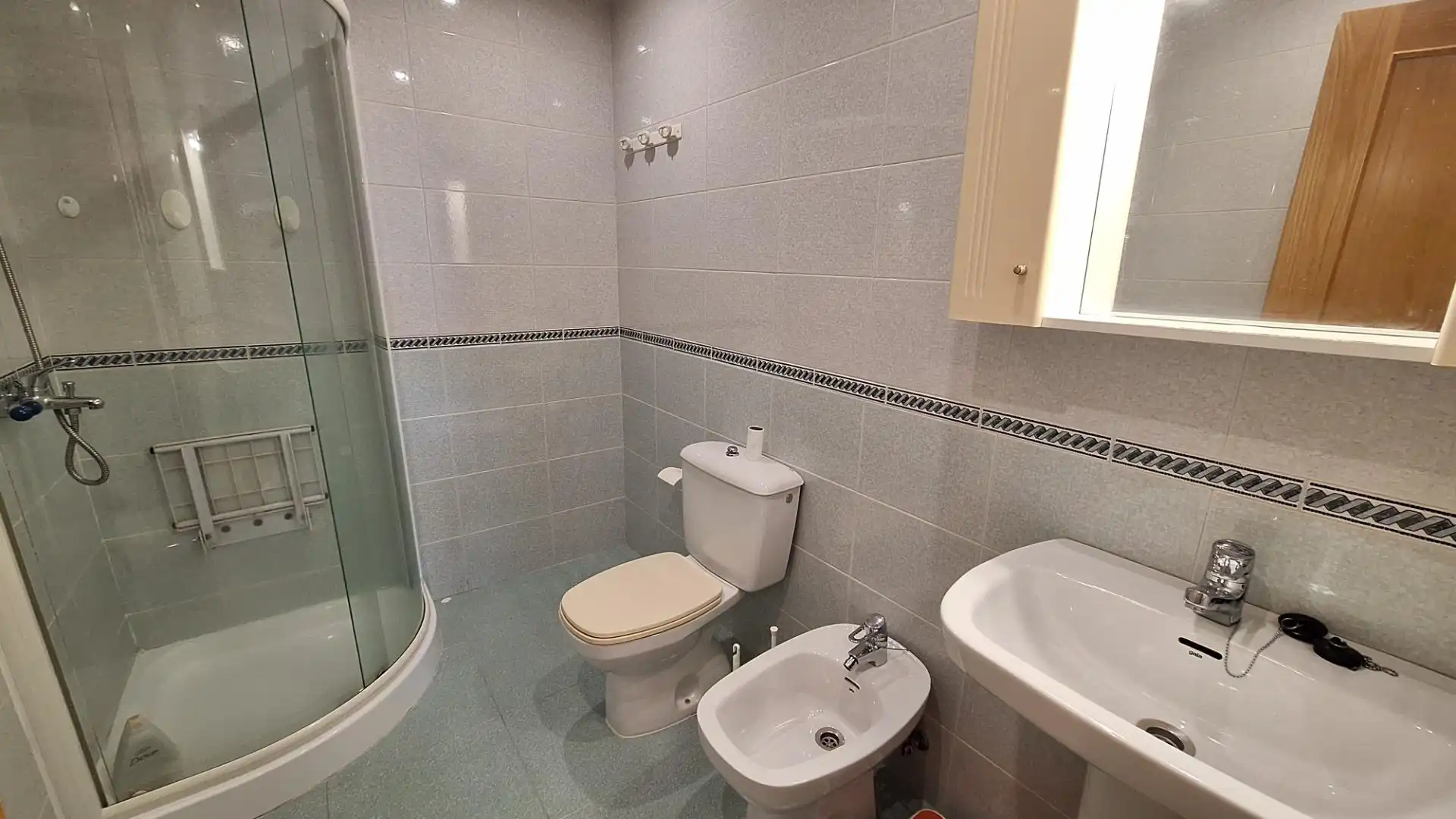 Baño de Piso de alquiler en Burgos con Calefacción