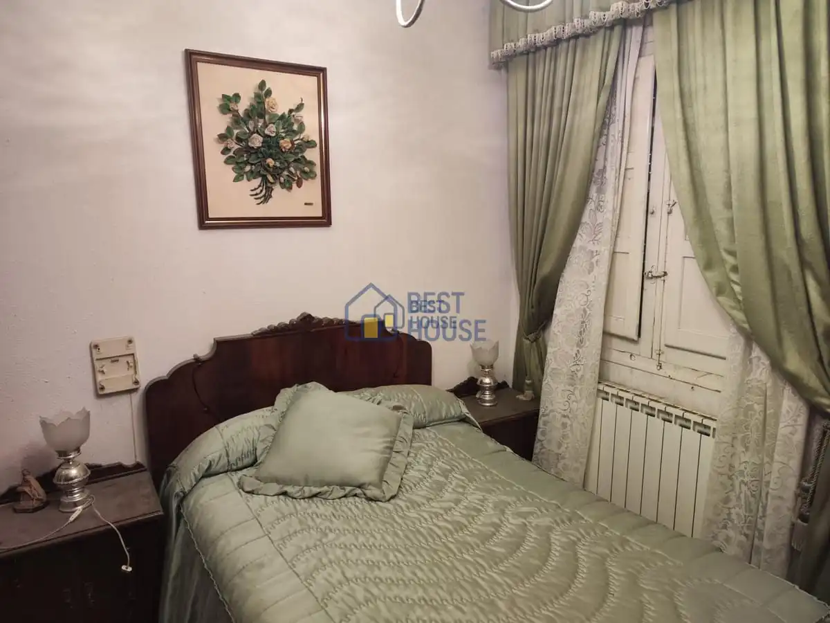 Dormitori de Casa o xalet en venda en León Capital  amb Calefacció, Jardí privat i Parquet