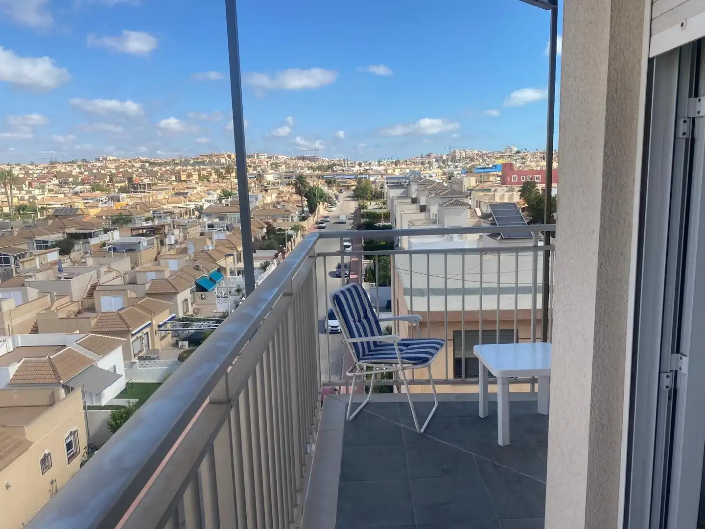 Terraza de Apartamento de alquiler en Torrevieja con Amueblado, Microondas y Balcón