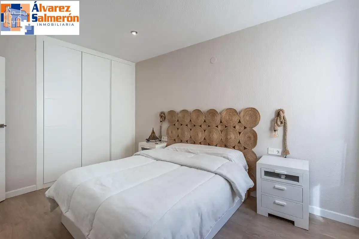Bedroom of Flat for sale in Granada
