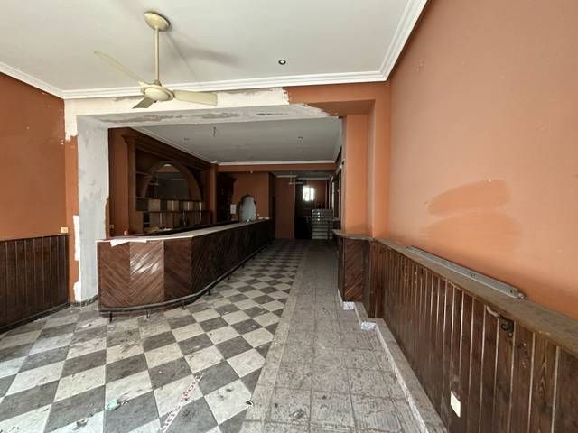 Local comercial en Venta en Oviedo - Calle martinez vigil en El Postigo