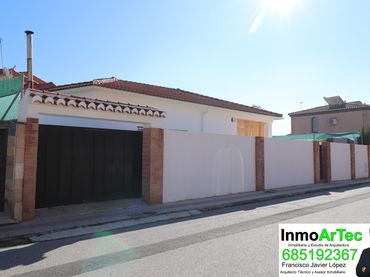 House with pool for sale in Calle Darajali 16